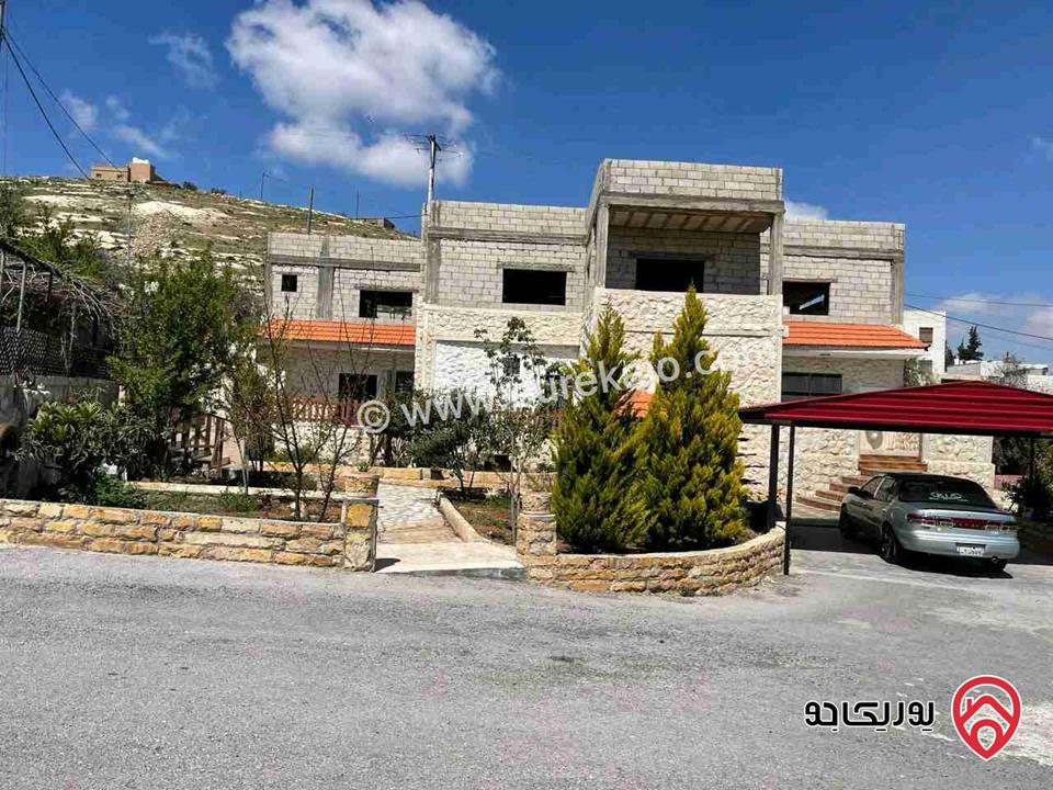 منزل طابقين مساحة 500م وأرض 1000م للبيع بسعر قابل للتفاوض في عمان - أم البساتين