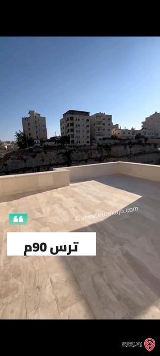 شقة مع رووف مساحة 215م للبيع في عمان - الجبيهة شارع الاردن قرب ديوان الصمادي 