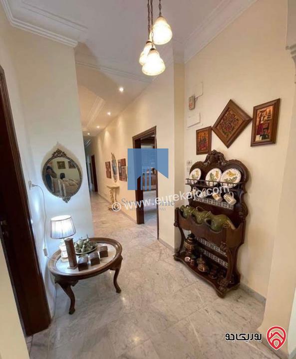 شقة مميزة للبيع في عمان تلاع العلي - خلف السلطان طابق ثالث 260م مع روف 70م بسعر مغري