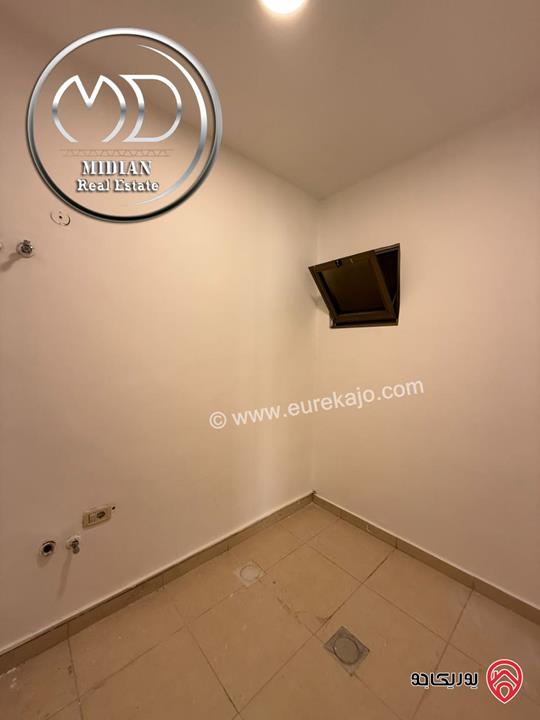 شقة ارضية فارغة للايجار في عمان - ضاحية النخيل مساحة 190م مع ترس 50م تشطيبات و ديكورات سوبر ديلوكس بسعر مميز جداً