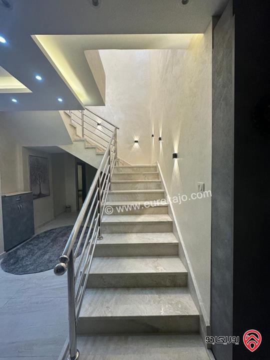 شقة دوبلكس فاخرة مع روف مساحة 385م للبيع من المالك مباشرة في عمان - طريق المطار – ضاحية الأمير 