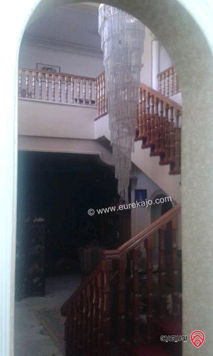 فيلا استثمارية مساحة 627م على ارض 1 دونم و 70م للبيع في عمان - ضاحية الرشيد