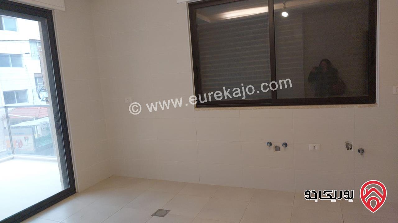 شقة مساحة 195م طابق أول للبيع في عمان - الشميساني