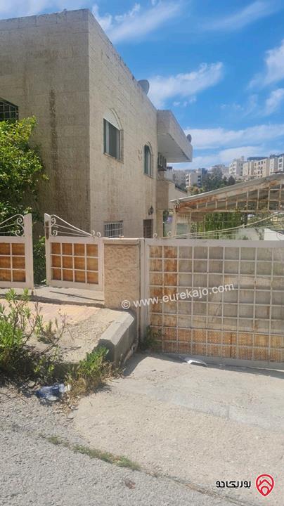 أرض مساحة 802م مع فيلا 420م للبيع في جبل عمان الدوار الرابع