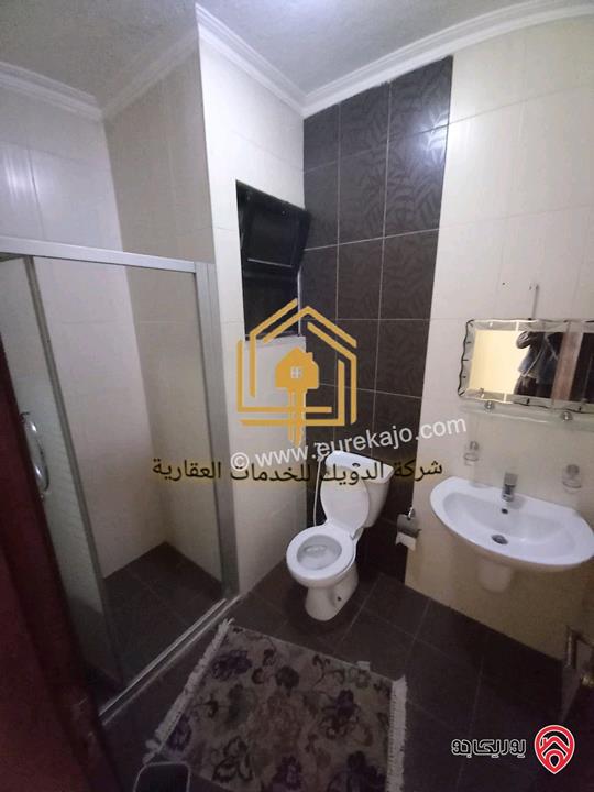 شقة فارغة طابق اول مساحة 110م للإيجار في عمان - الرابية 