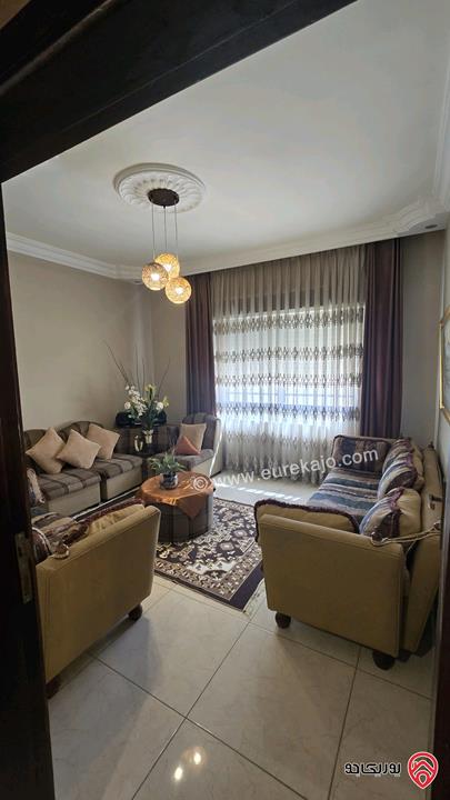 فيلا مساحة 330م على أرض 405م للبيع في عمان - طريق المطار البنيات 