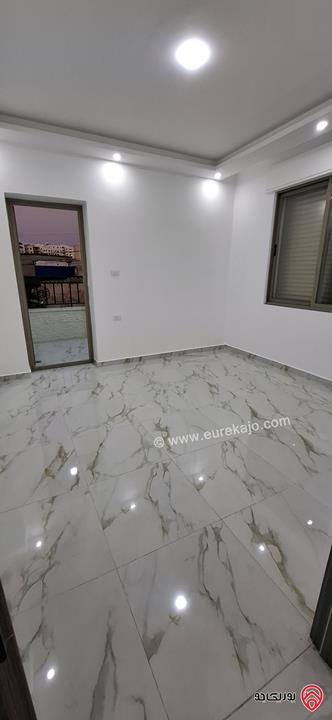 شقة طابق ثالث رووف سوبر ديلوكس مساحة 175م داخلي و 80م خارجي للبيع في عمان - طبربور