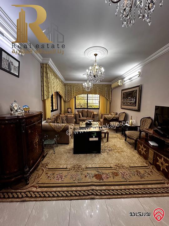 بيت مستقل مساحة 325م على أرض 416م للبيع في عمان - الجبيهة