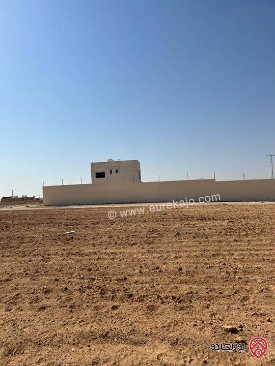 قطعتين أرض كل قطعة 1000 متر للبيع من أراضي جنوب عمان - زويزا الجنوبي بجانب الشاليهات