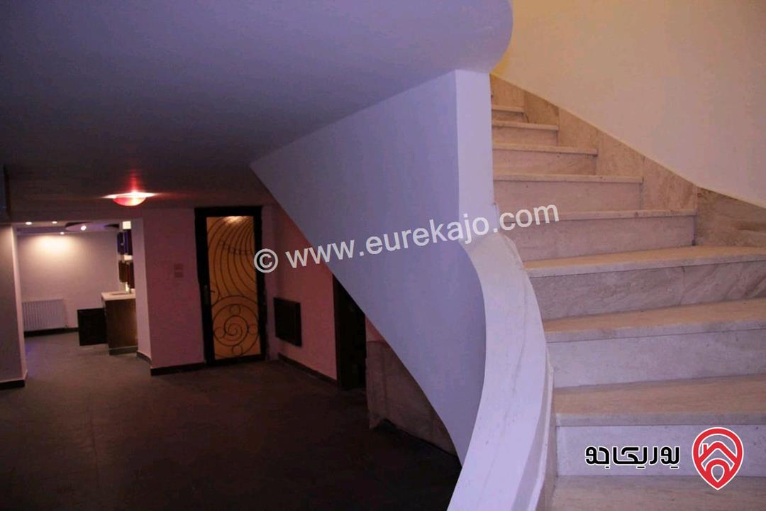 فيلا فارغه مساحة 850م دوبلكس للإيجار في عمان - ام أذينة 