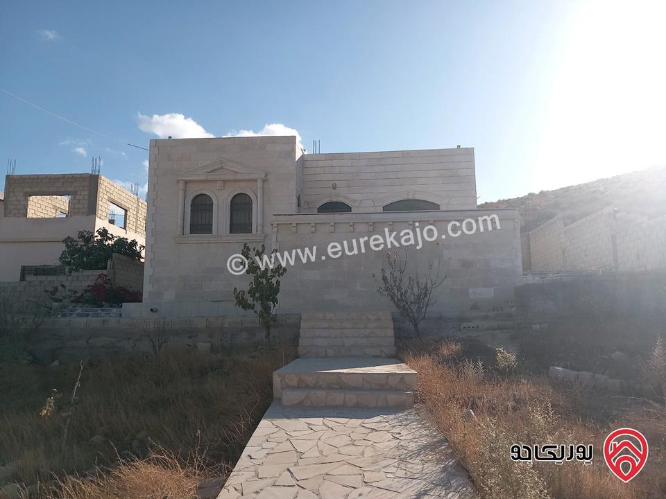 بيت مساحة 200م على أرض 750م للبيع في الزرقاء - شومر إسكان المهندسين 