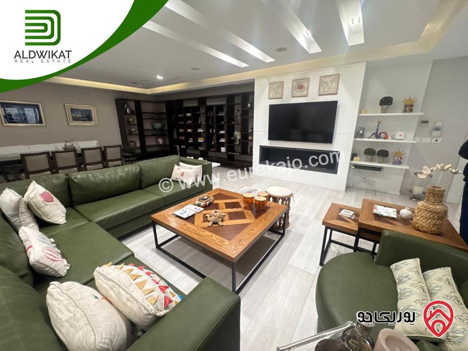 فيلا فاخره مفروشه مستقلة للبيع في عمان - دابوق مساحة البناء 800م ، الارض 770م ، الحديقة 200م والترس 200م