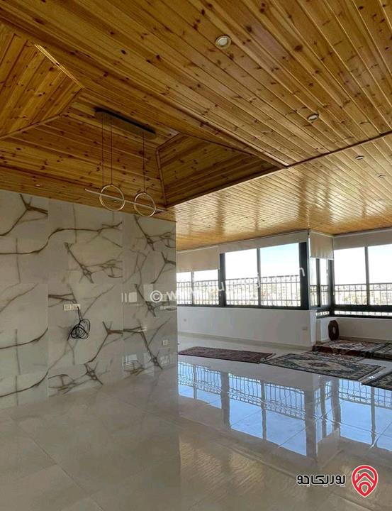 روف فارغ مساحة 160م داخلي و 40م خارجي للإيجار في عمان - ام السماق 