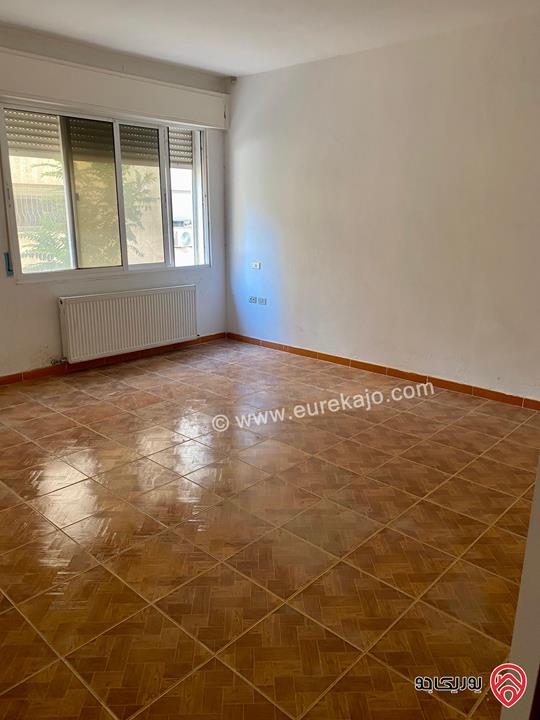 شقة طابقية مساحة 320م للايجار في عمان - الرابية مقابل السفارة الصينية 