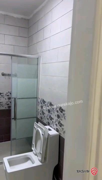 شقة طابق ثالث مساحة 200م للبيع في عمان - عرجان 