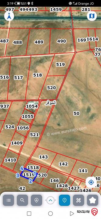قطعة أرض مساحة 3 دونم و 600م للبيع من أراضي جنوب عمان  في الموقر 800م عن الدولي واجهة 50م وطول 70م 