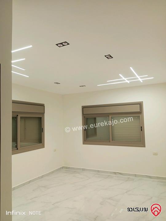 فيلا طابقين مساحة 340م على أرض 319م للبيع في الزرقاء - شومر 