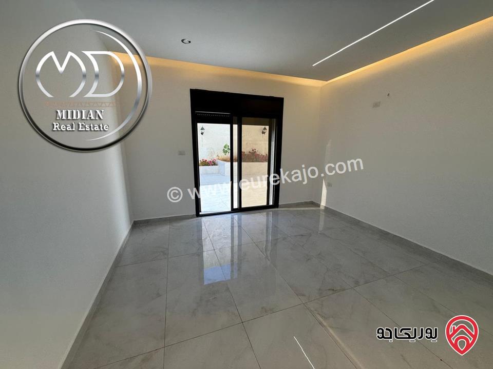 شقق أرضي و شبه أرضي جديدة للبيع في عمان - المدينة الرياضية مساحات 130م & 170م تشطيبات ديكورات سوبر ديلوكس بأسعار مميزة