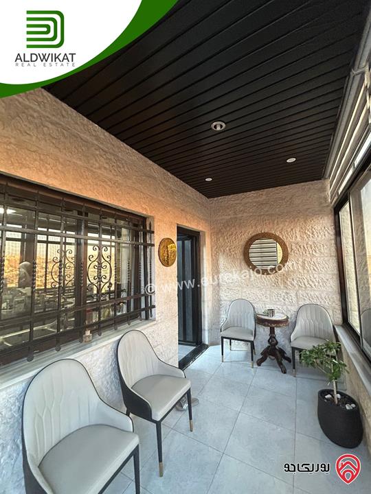 فيلا مستقلة مفروشة للبيع في عمان - ناعور مساحة الارض 1050م ومساحة البناء 1000م ومساحة الحديقة 400م ومساحة الترس 200م موقع اطلالة رائع ومميز