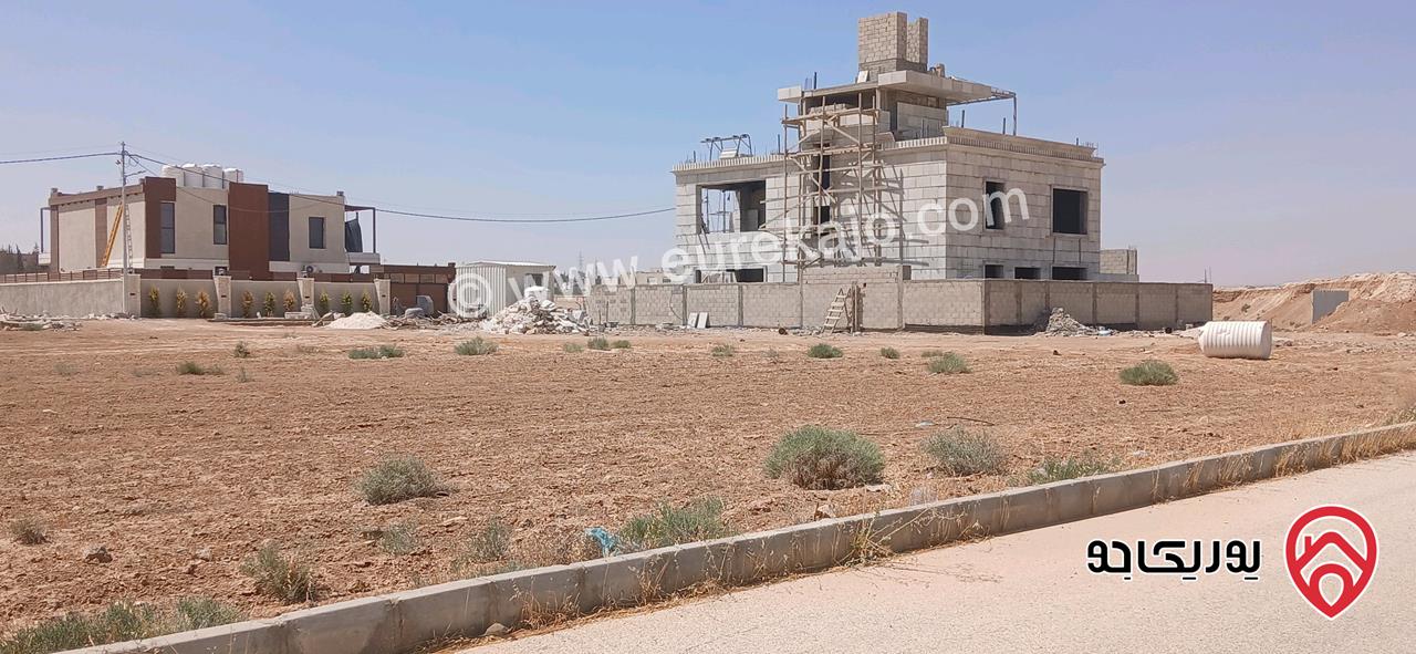 أرض مساحة 500م للبيع في عمان - القسطل بموقع مميز قرب شارع المطار وجامعة إبن سينا الطبية
