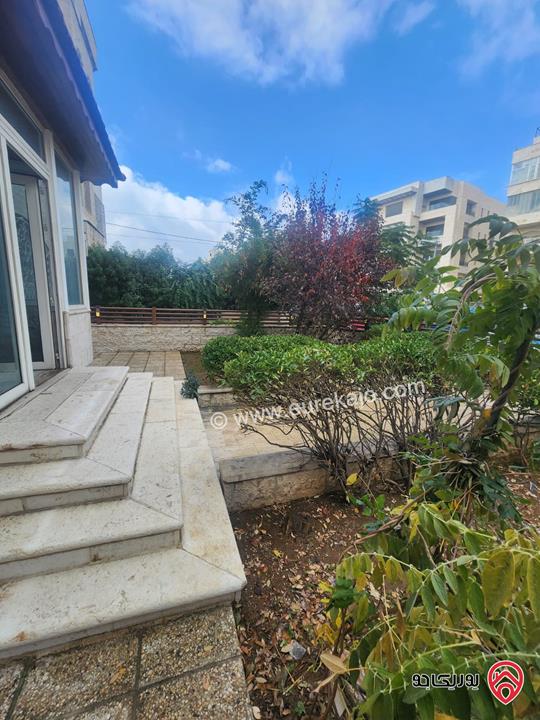 شقة أرضية مساحة 200م داخلي و 200م خارجي للايجار في عمان - دير غبار 