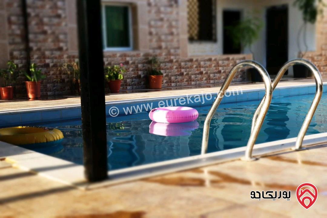 مزرعة مساحة الأرض 2 دونم و 500م والبناء 250م للبيع من أراضي شمال عمان - موبص