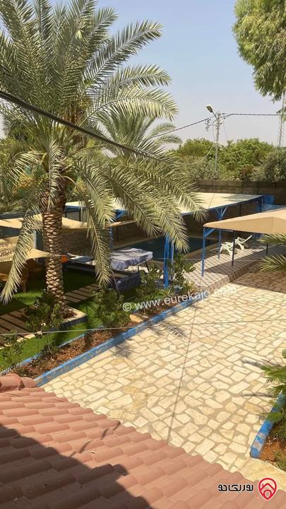 مزرعة مساحة الأرض 760م والبناء 550م للبيع في منطقة الشونة الجنوبية قريبة من الخدمات وموقع مميز