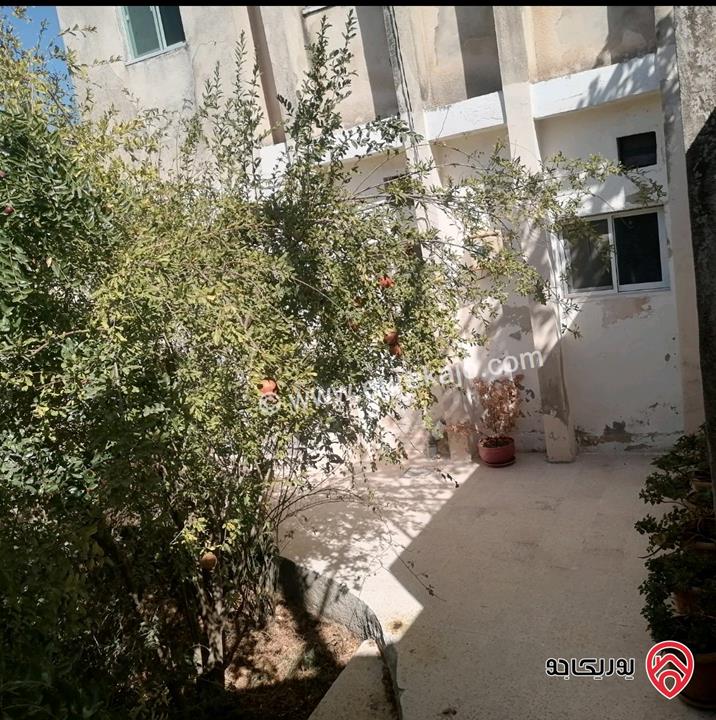 بيت مستقل طابقين مساحة 300م على أرض 400م للبيع في عجلون - كفرنجة 