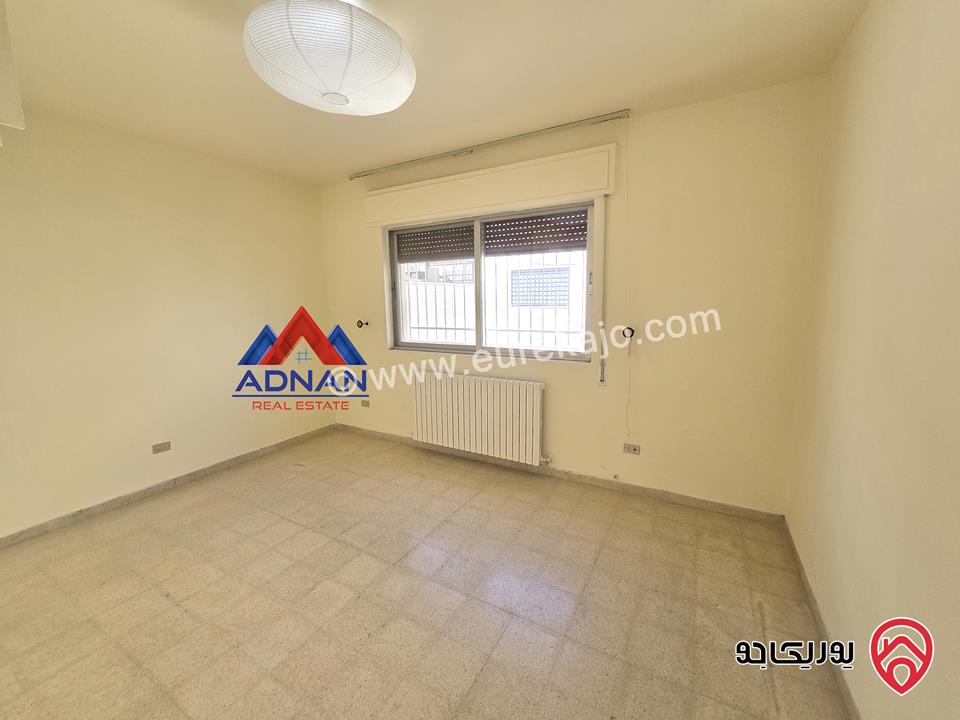 شقة ارضية مساحة 170م داخلي و 90م خارجي للإيجار الفارغ مع مدخل خاص من ضمن فيلا في عمان - الرابية