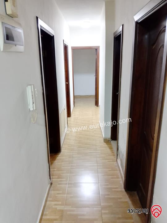 شقة تسوية ثانية مساحة 146م مع ترس 20م للبيع في عمان - دير غبار 