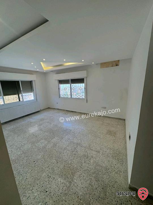 شقتين فارغتان طابقيات مساحة 310م للايجار في عمان - مرج الحمام