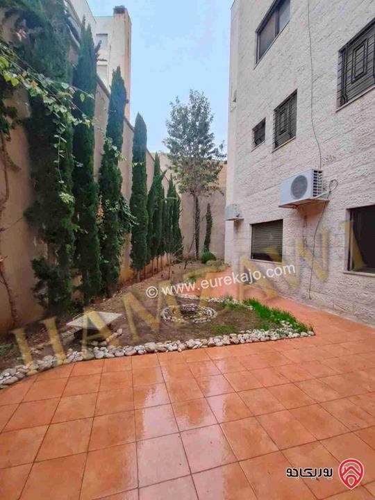 شقة شبه أرضية مساحة 220م داخلي و 80م خارجي للايجار في عمان - دير غبار 