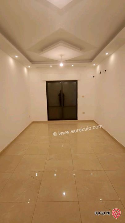 شقة ارضية جديدة مساحة 150م داخلي و 45م خارجي للبيع في البيادر