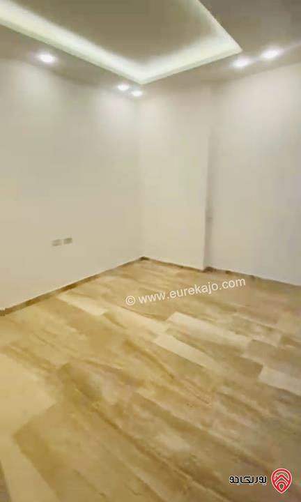 شقة طابق أرضي على مستوى الشارع مساحة 200م للبيع في عمان - خلدا 