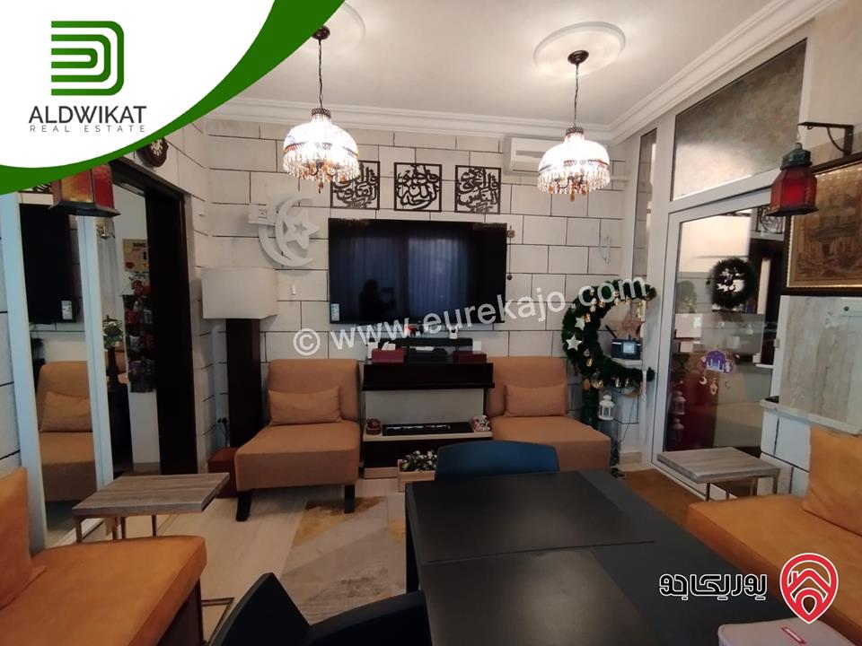 شقة طابق أرضي مساحة البناء 190م ومساحة الترس 300م للبيع في عمان - خلدا