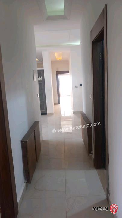 شقة طابق أول مساحة 205م للبيع في عمان - الجبيهة