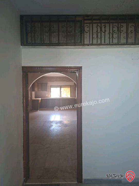 شقة ديلوكس طابق ارضي مساحة 170م مناسبة لعائلة صغيرة للايجار في جرش الجبل الاخضر