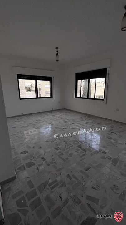 شقة طابق ثالث مساحة 125م للايجار في عمان - تلاع العلي