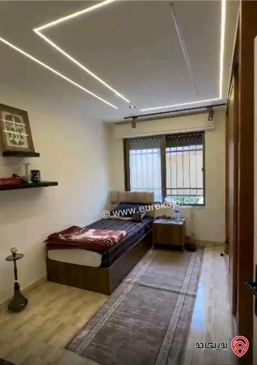 شقة شبه ارضية مساحة 135م داخلي و 90م خارجي للبيع في عمان - الجبيهة حي المنصور