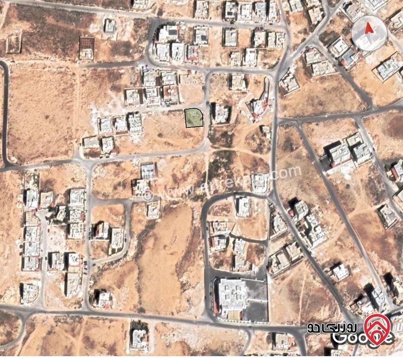قطعة أرض مساحة 565م على شارعين للبيع في الزرقاء - الزرقاء الجديدة حي المسامير البتراوي الجنوبي من المالك مباشرة واصل جميع الخدمات قوشان مستقل