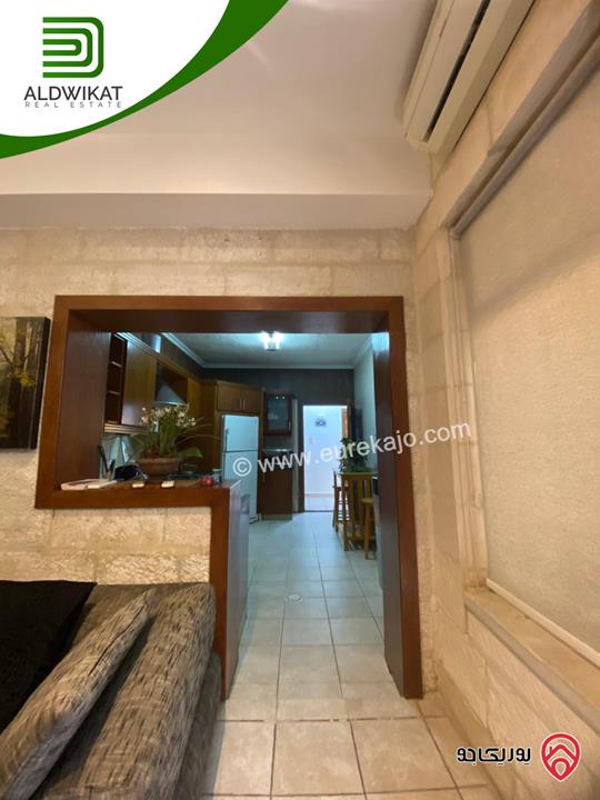 شقة للبيع او للايجار في عمان - الدوار الخامس طابق أرضي مساحة البناء 110م ومساحة الترس 30م