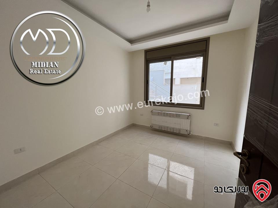 شقة أرضية جديدة للبيع في عمان - الدوار السابع مساحة 260م مع ترس و حديقة 200م تشطيبات سوبر ديلوكس بسعر مميز