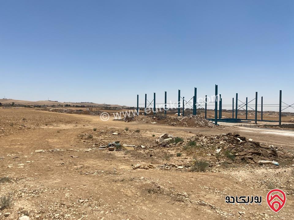 قطعة ارض مساحة 15 دونم للبيع في عمان - الموقر - النقيرة