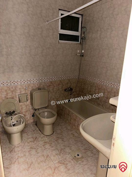 شقة مساحة 180م طابق ثاني للبيع في عمان - تلاع العلي خلف سوق السلطان