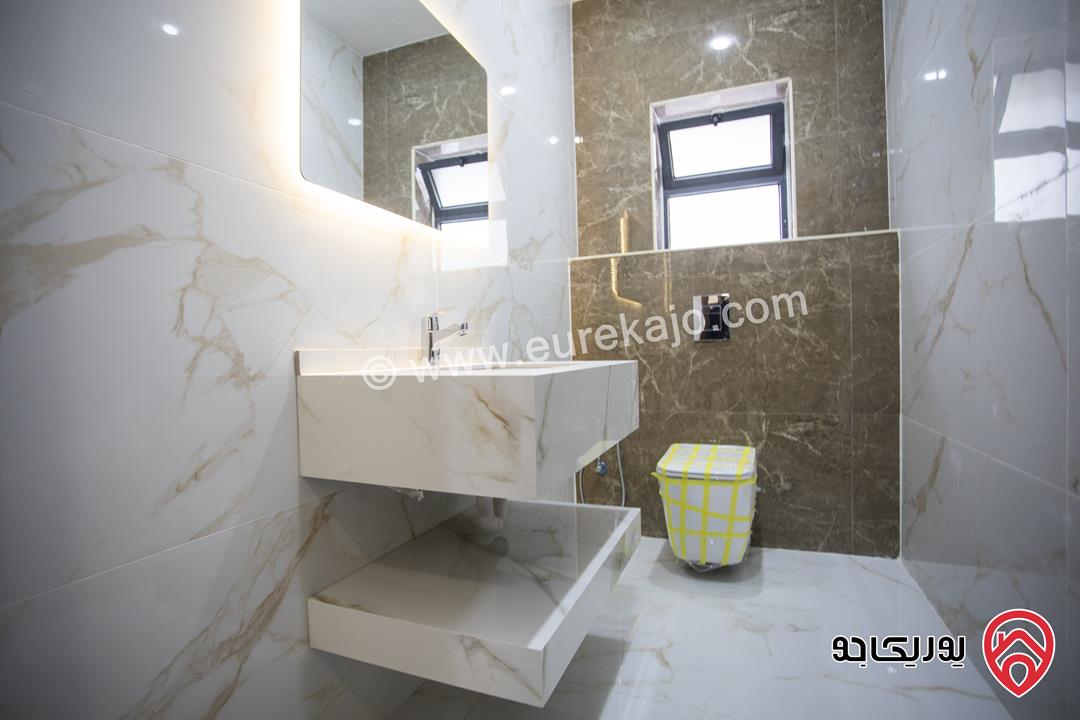 شقة فاخرة أرضية مساحة 150متر مع حديقة 165 متر للبيع من المالك كاش او اقساط في عمان - الجبيهة