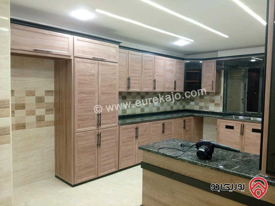 شقة طابق ثالث مساحة 188م للايجار في عمان - طبربور 