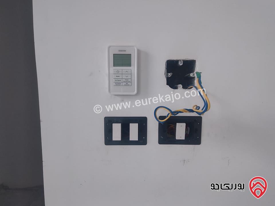 فلل متلاصقة مساحة الارض 250م مساحة البناء 500م للبيع في عمان - عبدون 