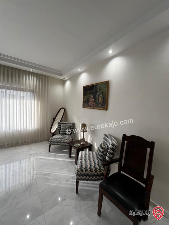 شقة مفروشة طابق أول مساحة 211م للايجار في عمان - ام اذينة