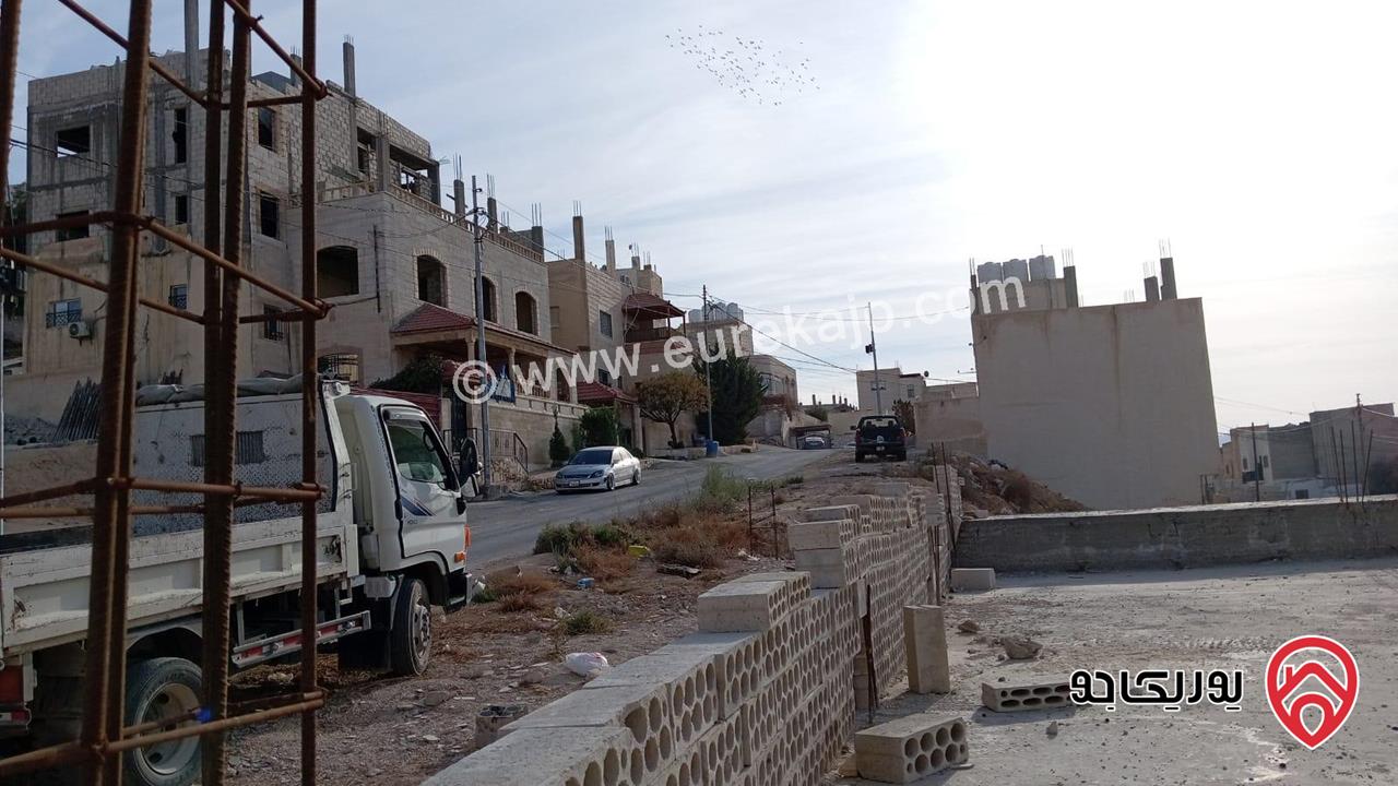 بيت عظم مساحة 180متر بناء و مساحة الأرض 307م قوشان مستقل للبيع في الزرقاء - شومر قرب مياه ذكرى اي استفسار 0780672328