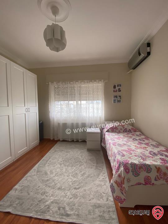 شقة طابق ثالث مساحة 195م للبيع في عمان - الشميساني 